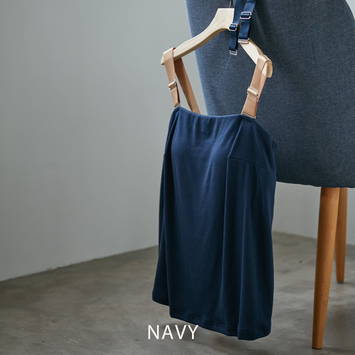 【3L〜6L】ワイヤーで支えるキャミ(ネイビー)_90506-36