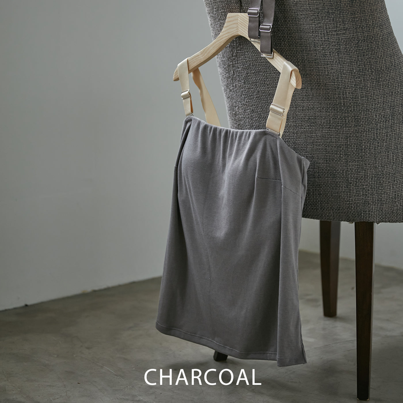 【3L〜6L】ワイヤーで支えるキャミ(チャコール)_90506-47