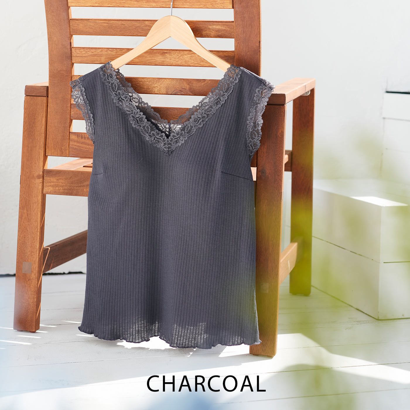 【3L〜6L】ワイヤーで支えるキャミ(チャコール)_90507-47